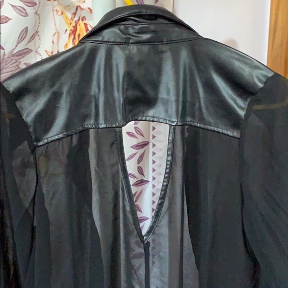 Top! - Picture 4 of 5